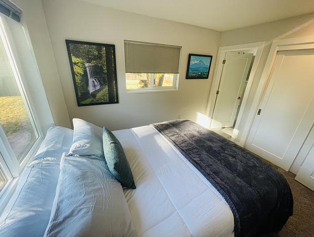 Photo 4 for The Silverton Getaway Cottage - Modern Oregon Charm
