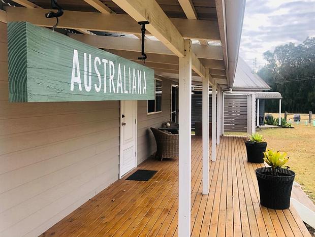 Photo 9 for Australiana