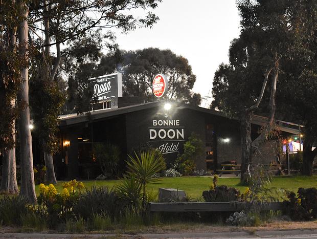 Photo 2 for Sunset at Lake Eildon after Dinner at The Bonnie Doon Pub