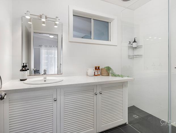 Photo 10 for Burroo Beach House - End of Summer Deals!