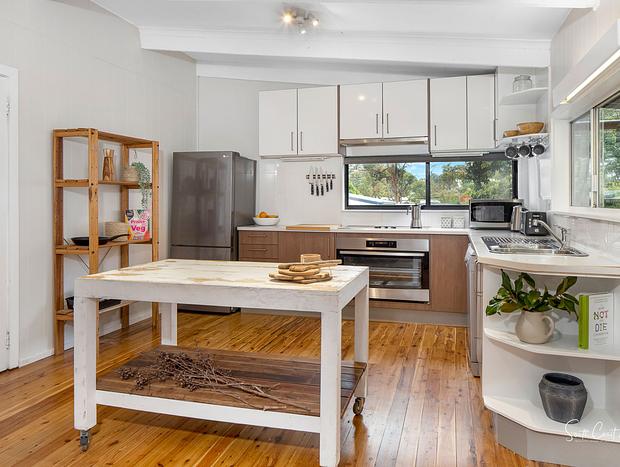 Photo 5 for Burroo Beach House - End of Summer Deals!