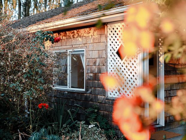 Photo 13 for Folk Inspired Cottage in Skagit Valley