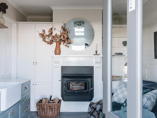 Photo 3 for Bath, Fireplace and Luxury. Foxlow Stone Farmstay.