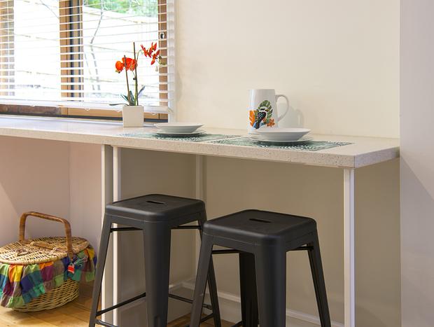 Photo 8 for Camellia Cottage - Cosy Central Olinda Cottage