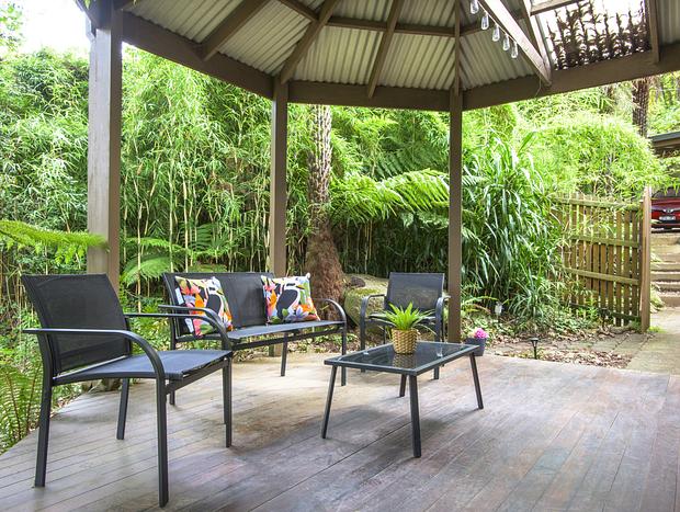 Photo 9 for Camellia Cottage - Cosy Central Olinda Cottage