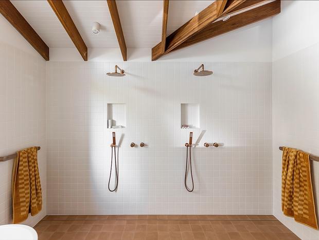 Photo 33 for Blackbutt House - Luxe Retreat With Pool