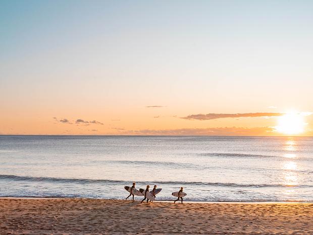 Photo 2 for Surfing Avalon Beach
