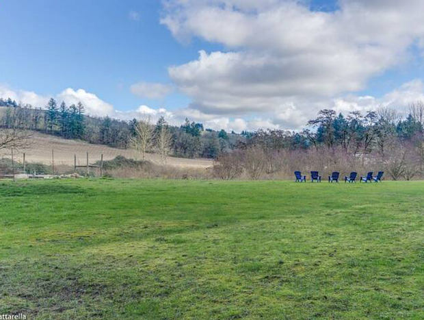 Photo 7 for Wine Country Retreat - 3 bedroom, sleeps 12