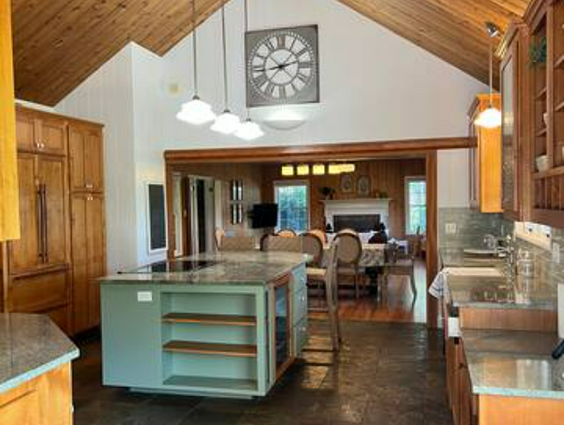 Photo 34 for Wine Country Retreat - 3 bedroom, sleeps 12