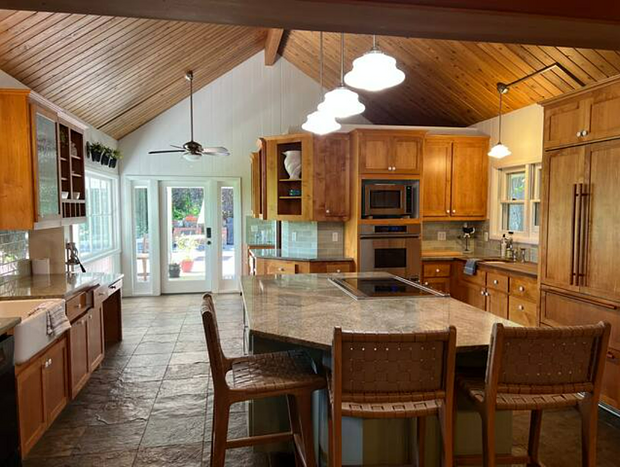 Photo 35 for Wine Country Retreat - 3 bedroom, sleeps 12