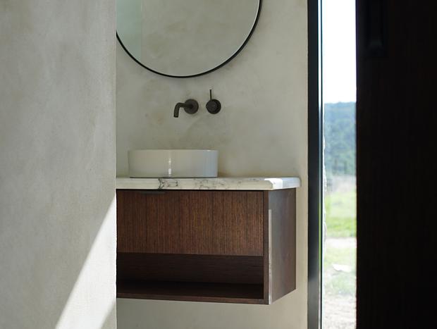 Photo 31 for Luxury vineyard log cabin in Yarra Valley foothills