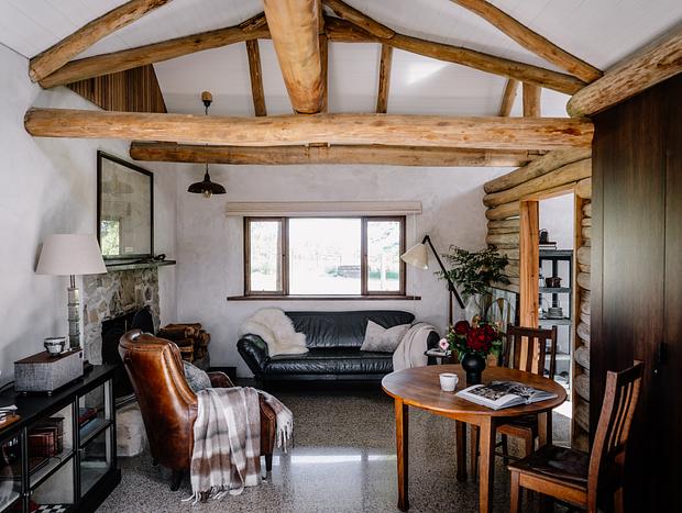 Photo 12 for Luxury vineyard log cabin in Yarra Valley foothills
