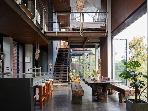 Photo 5 for Grand Living in an Eclectically Designed House
