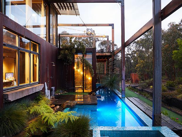 Photo 3 for Grand Living in an Eclectically Designed House
