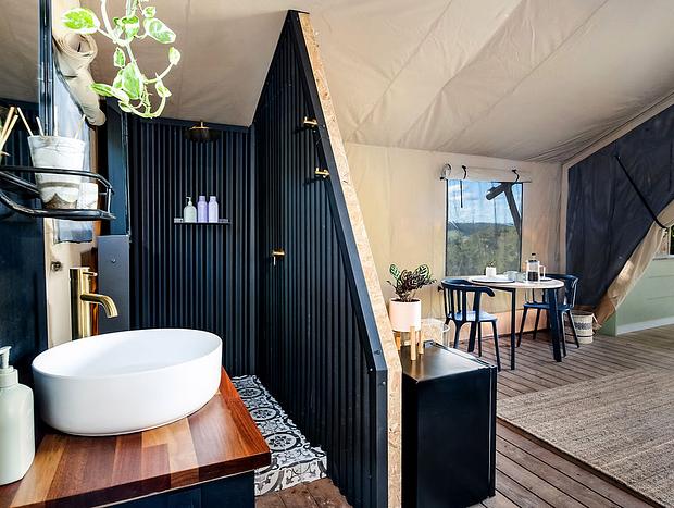 Photo 4 for Golden Emperor Safari Tent