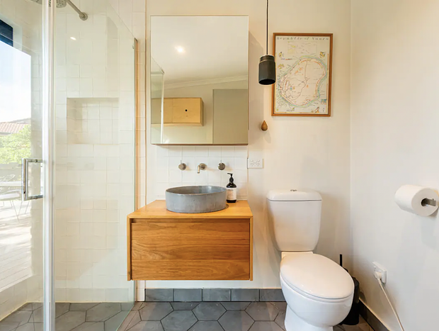 Photo 12 for Coastal cottage, perfectly positioned