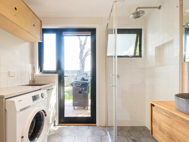 Photo 13 for Coastal cottage, perfectly positioned
