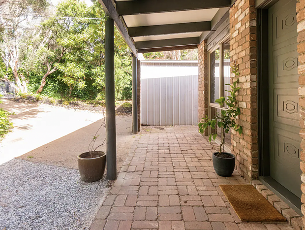 Photo 25 for Coastal cottage, perfectly positioned