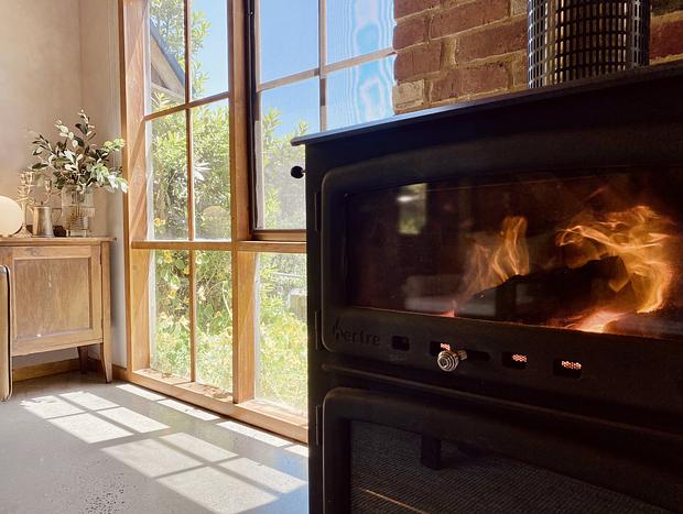 Photo 17 for The Barn - 5 acres of Idyllic Bushland With Views