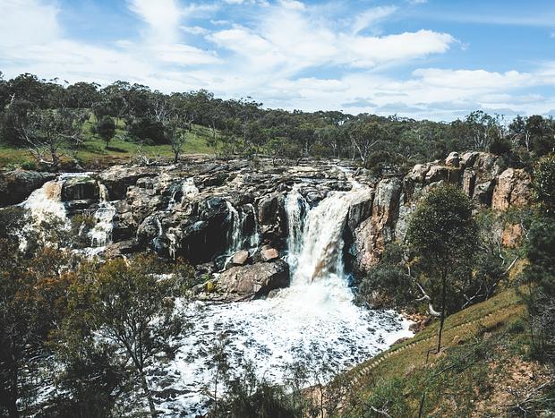 Photo 2 for Nigretta falls and swimming river