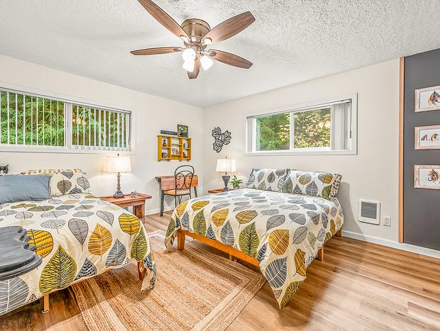 Photo 19 for NEW Waterfront Retreat ~ Bring Your Friends!