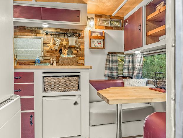 Photo 6 for Delightful Waterfront Vintage Caravan