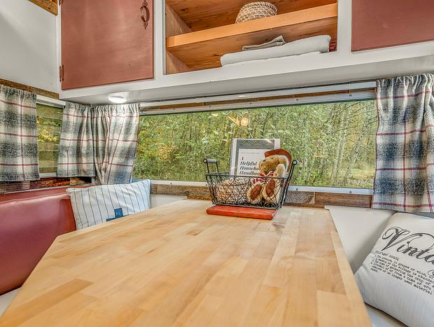 Photo 8 for Delightful Waterfront Vintage Caravan