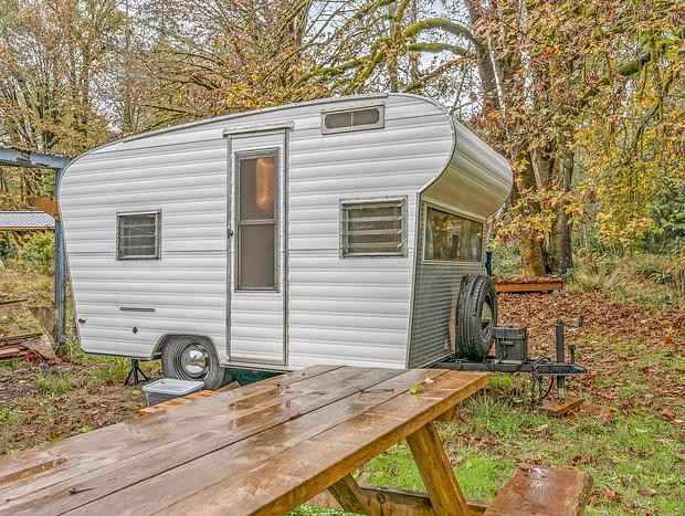 Photo 10 for Delightful Waterfront Vintage Caravan