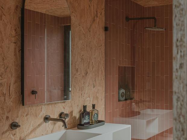 Photo 25 for Rural Luxury | Modern Alpine Cabin