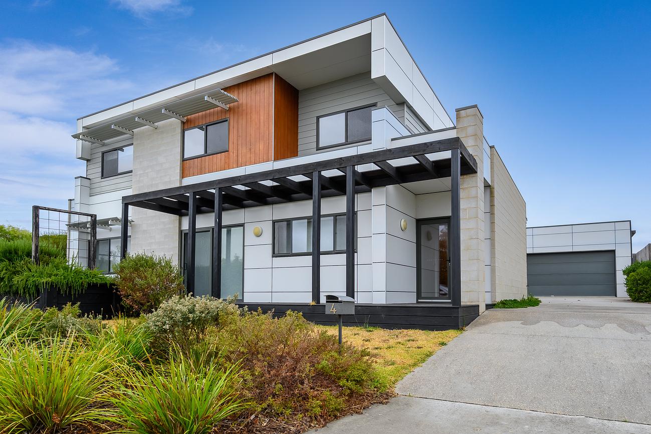 Whales & Wombats Cape Paterson ‘The Cape’ Beach house for Rent in