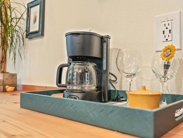 Photo 13 for Stylish Tiny Home in Wine Country