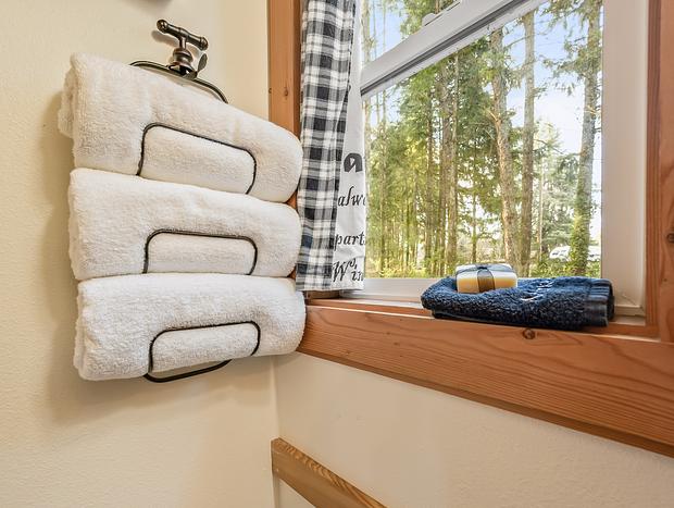 Photo 15 for Stylish Tiny Home in Wine Country