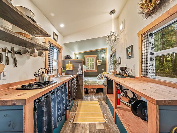 Photo 7 for Stylish Tiny Home in Wine Country