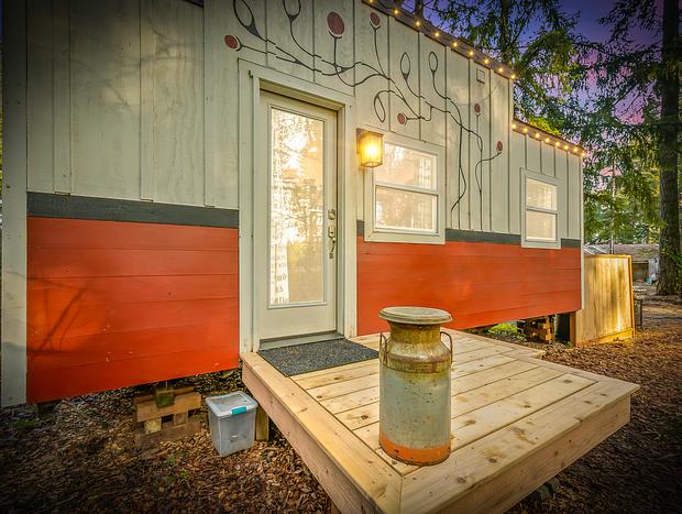 Photo 19 for Stylish Tiny Home in Wine Country