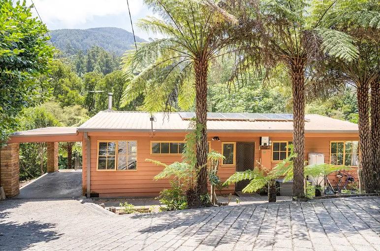 Warburton Bingarra Lodge House for Rent in Warburton, Yarra Valley