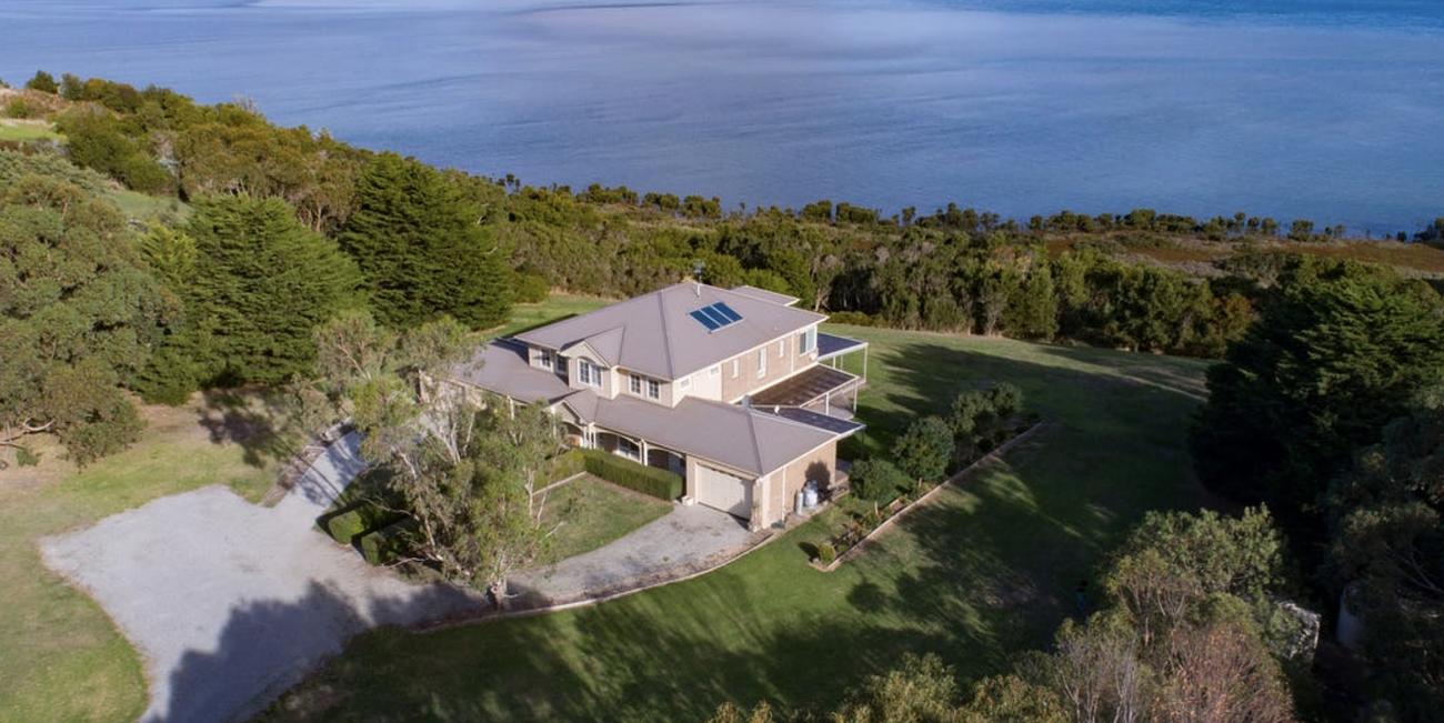 Waterview Winter 2pm late check out Beach house for Rent in Inverloch