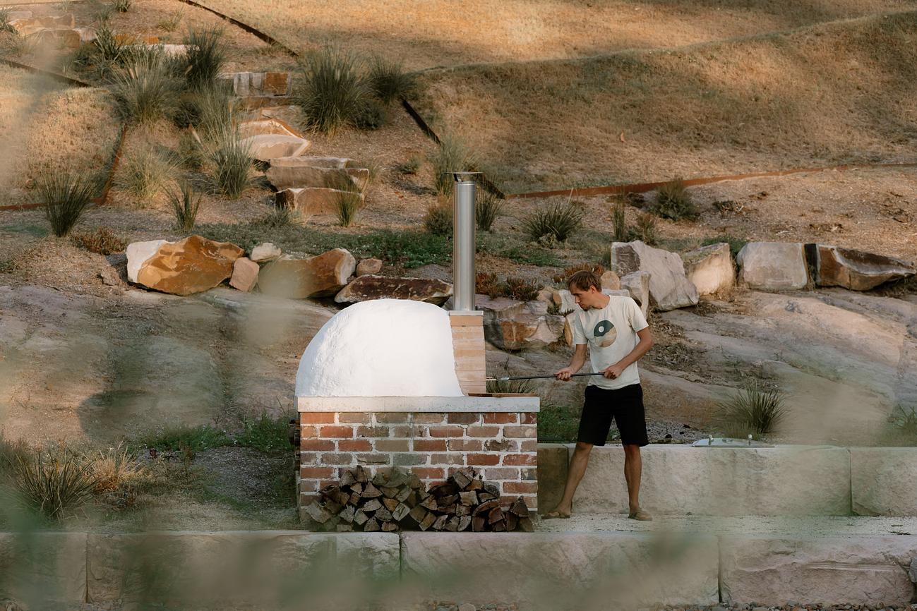 A Guide to Off-Grid Architectures - ArchDaily - Off-Grid Luxury Apartment Indoor Spaces