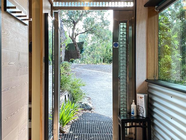 Photo 11 for Warrandyte Retreat. Modern, Calm, in the Treetops