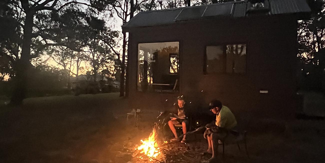 Glass Tiny River House Tiny house for Rent in Yarramundi, Blue