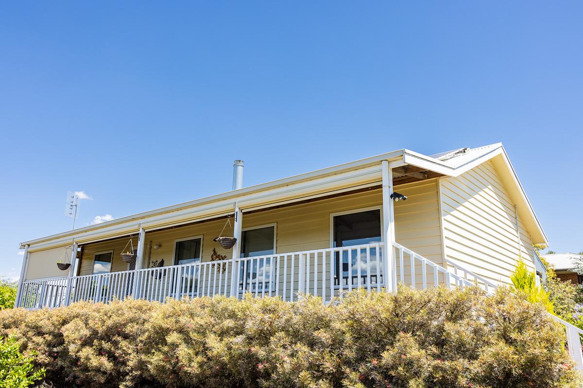 Valley View House ADULTS ONLY / PET FRIENDLY House for Rent in Maldon, Goldfields, VIC, AU