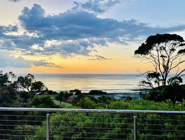 Photo 9 for Periton Lodge - Retro Beach House