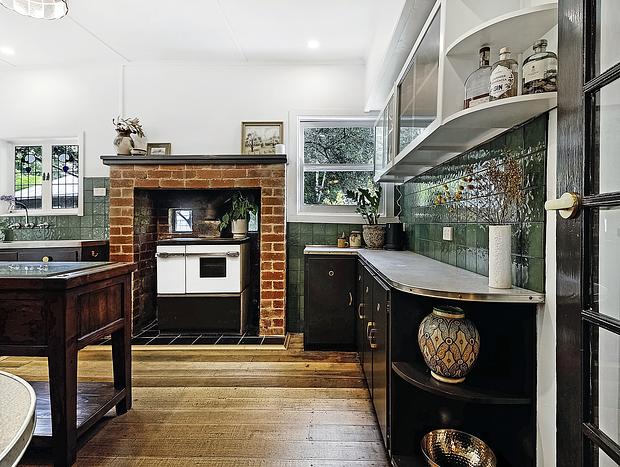 Photo 9 for Harry’s House Warburton - Peaceful Riverside cottage in the perfect location