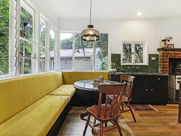 Photo 6 for Harry’s House Warburton - Peaceful Riverside cottage in the perfect location
