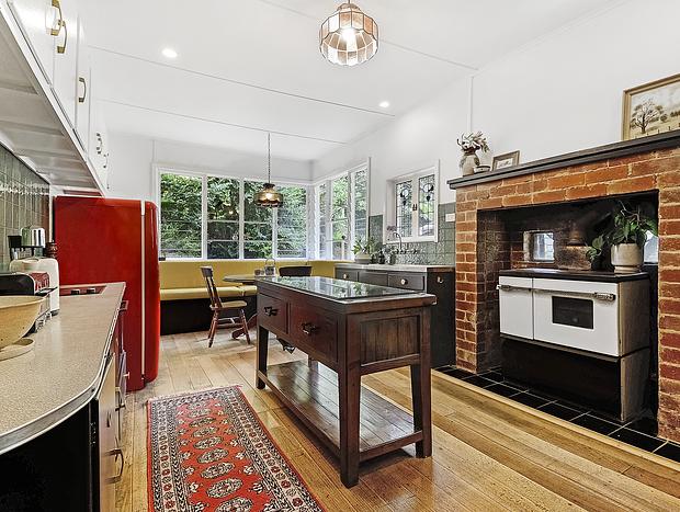 Photo 16 for Harry’s House Warburton - Peaceful Riverside cottage in the perfect location