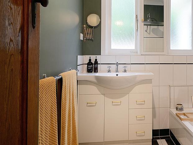 Photo 38 for Harry’s House Warburton - Peaceful Riverside cottage in the perfect location