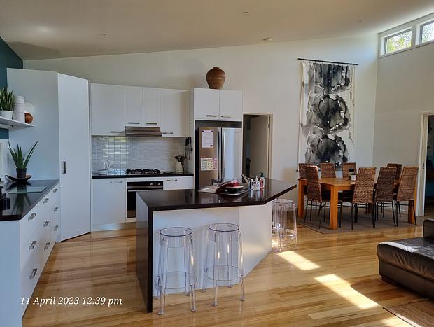 Photo 15 for Beachside House with Focus on Art