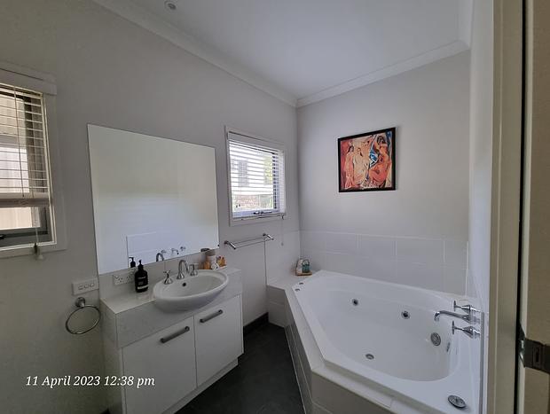 Photo 16 for Beachside House with Focus on Art