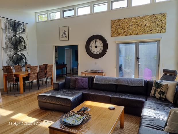 Photo 22 for Beachside House with Focus on Art