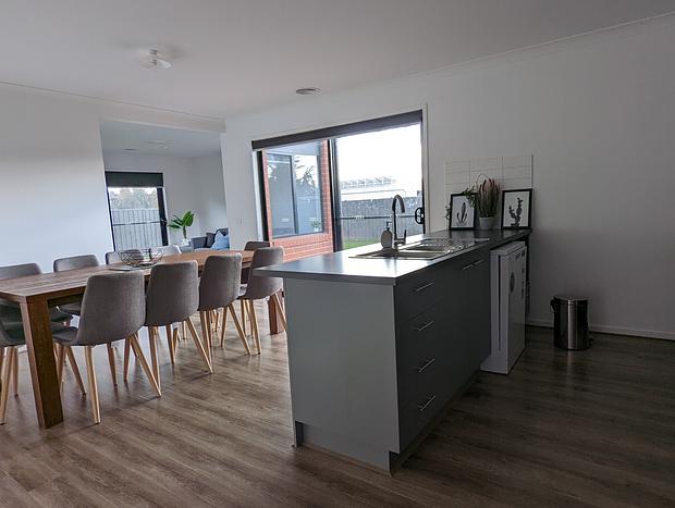 Photo 9 for Highton Gem - A Spacious & Serene Getaway for 10 in Mansfield