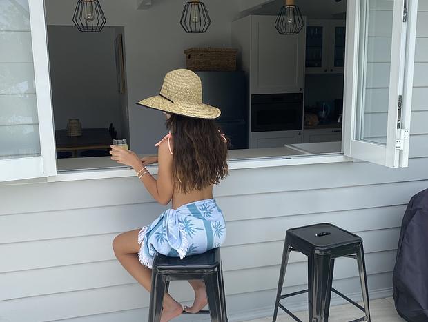 Photo 6 for Stylish Lakeside Cottage